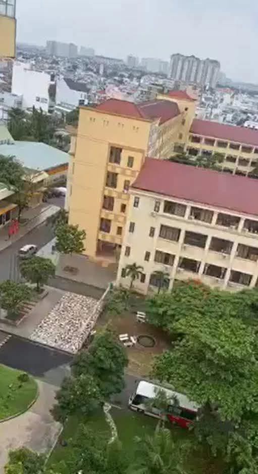 Đang quay video CHill Chill thì ú òa !